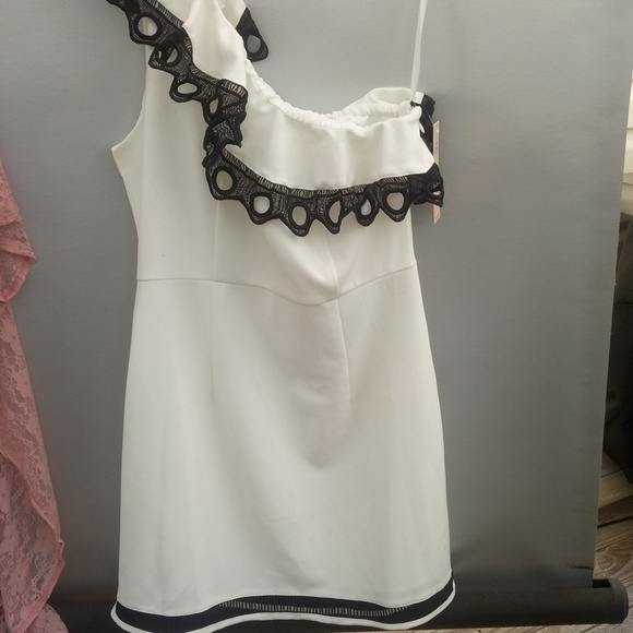 ๐ NWT Beautiful Summer Dress Nanette size 4 ๐ - Picture 2 of 8